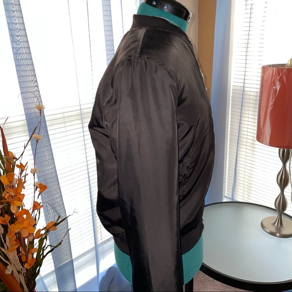 Forever 21 | Black Graphic Print Bomber Jacket - Picture 4 of 5